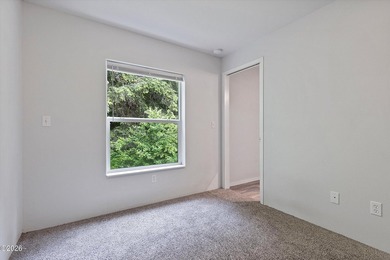 Welcome to this spacious and versatile 2,500 sqft home tucked - photo 32