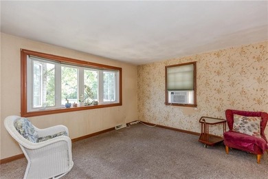 Located on a beautiful, wooded lot in the desirable Oakland - photo 4