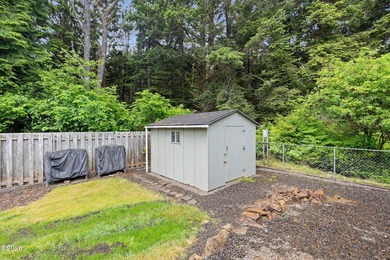 Welcome to this spacious and versatile 2,500 sqft home tucked - photo 36