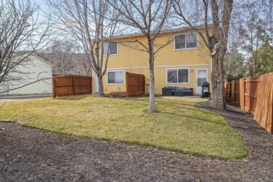 Rare chance to acquire a block of 6 extremely well-maintained - photo 3