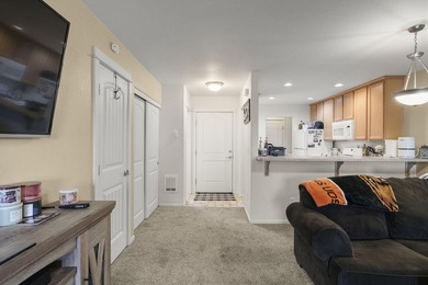 Rare chance to acquire a block of 6 extremely well-maintained - photo 4