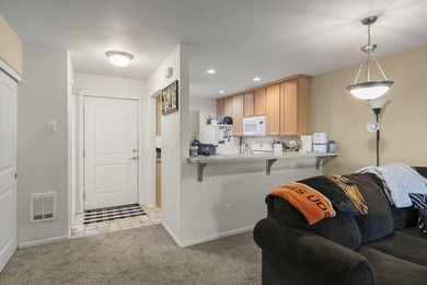 Rare chance to acquire a block of 6 extremely well-maintained - photo 5