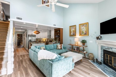 Bright and sunny end unit townhouse with high ceilings, large - photo 6