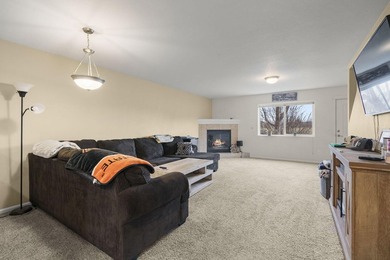 Rare chance to acquire a block of 6 extremely well-maintained - photo 8