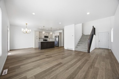 Welcome home to this completed and ready to move Summit floor - photo 5