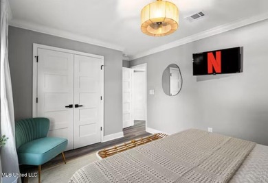 Extra, Extra Fabulous! This stunning 5-bedroom, 3-bath home is - photo 18