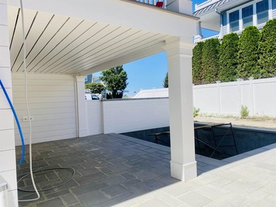 THE SOUTH-END IS CALLED THE *GOLD COAST OF AVALON*. Wide - photo 19