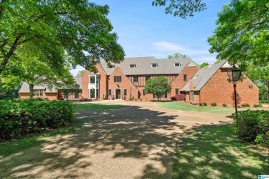 Lake Home For Sale in Tuscaloosa, Alabama