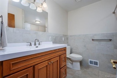 Rare detached condo living near the lake offering the simplicity - photo 22