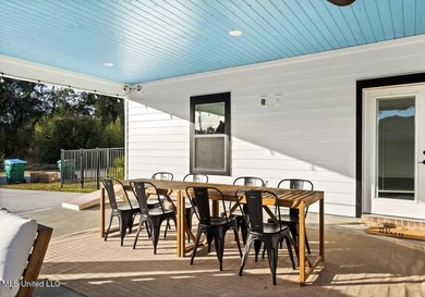 Extra, Extra Fabulous! This stunning 5-bedroom, 3-bath home is - photo 28