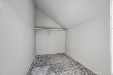 Exceptional end unit 3 bedroom, no one above you, tranquil - photo 28