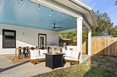 Extra, Extra Fabulous! This stunning 5-bedroom, 3-bath home is - photo 29