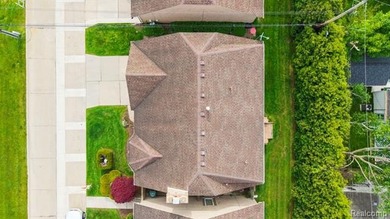 Rare detached condo living near the lake offering the simplicity - photo 33