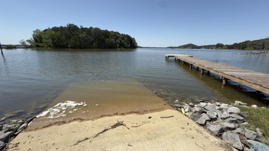 Deals on Weiss Lake don't have to be as rare as a Big Foot - photo 4