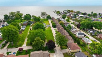 Rare detached condo living near the lake offering the simplicity - photo 35