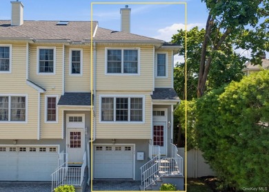 Turn-Key, Bright End Unit Townhome with private garage - Just a - photo 1