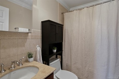 Turn-Key, Bright End Unit Townhome with private garage - Just a - photo 10