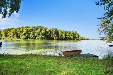 Tomahawk Lake Home For Sale in Chester New York