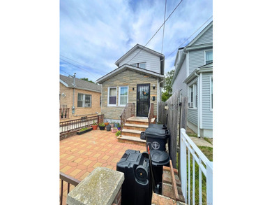 Opportunity Awaits! This 3-bedroom, 2-bath home is ready for a - photo 2
