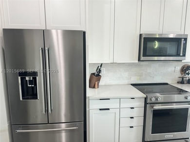 INVESTOR GOLDMINE OR FUTURE LUXURY HOME! Immediate, turnkey - photo 3