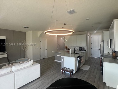 INVESTOR GOLDMINE OR FUTURE LUXURY HOME! Immediate, turnkey - photo 8