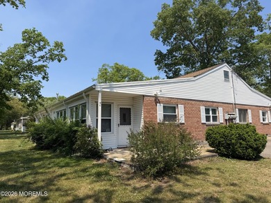 Welcome to Cedar Glen Homes! 55 and older community - photo 1
