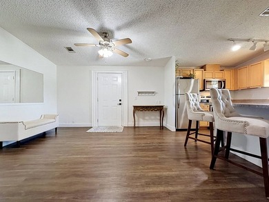 Beautiful and well maintained 2-bedroom, 2-bath manufactured - photo 13