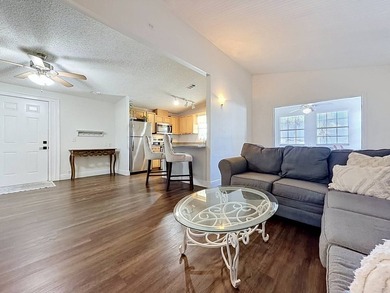 Beautiful and well maintained 2-bedroom, 2-bath manufactured - photo 14