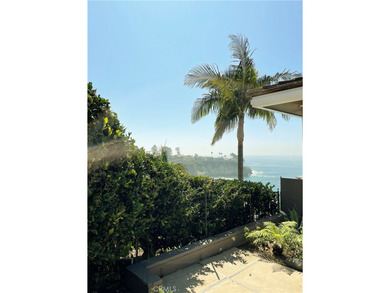 Oceanfront bluff top home in South Laguna's desirable Three Arch - photo 19
