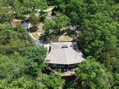 Lakefront, lake view, boat slip available and meticulously - photo 2