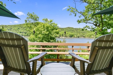 Lakefront, lake view, boat slip available and meticulously - photo 3