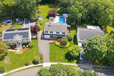Spacious & beautifully maintained, this charming 4-bedroom - photo 3