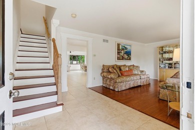 Spacious & beautifully maintained, this charming 4-bedroom - photo 6