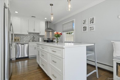 Set into this charming 4 Bedroom Split level on quiet cul de sac - photo 16