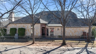 Welcome to this completely remodeled 3-bedroom, 2-bath townhome - photo 33