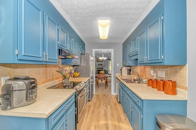 If you have been looking for a townhome in the heart of Myrtle - photo 8
