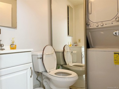 Experience luxury and convenience at 10 Canterbury Rd, Apt 1B - photo 5