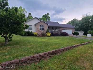 Charming 3BR, 2BA home on 2 lots located in Lake Tansi - photo 12