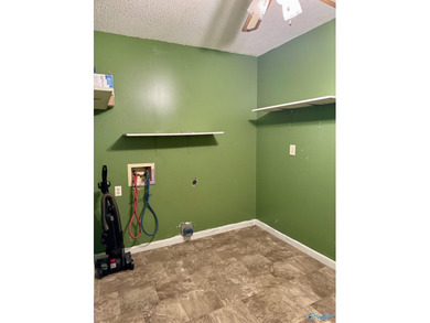 Nice, private, 3 bedroom, 2 bath home located minutes from Weiss - photo 14