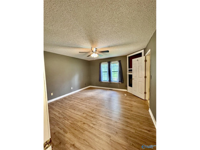 Nice, private, 3 bedroom, 2 bath home located minutes from Weiss - photo 16