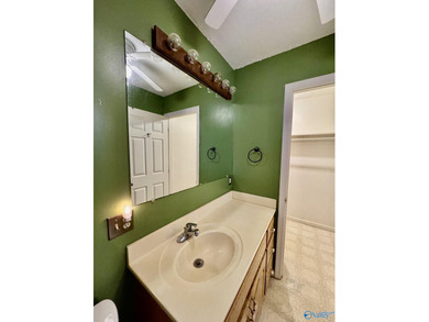 Nice, private, 3 bedroom, 2 bath home located minutes from Weiss - photo 21