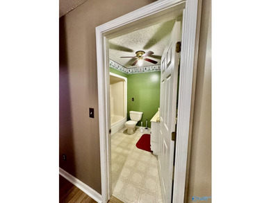 Nice, private, 3 bedroom, 2 bath home located minutes from Weiss - photo 26