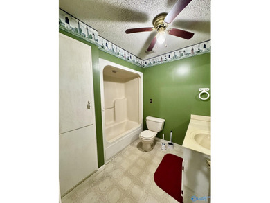 Nice, private, 3 bedroom, 2 bath home located minutes from Weiss - photo 27