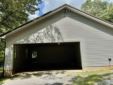Nice, private, 3 bedroom, 2 bath home located minutes from Weiss - photo 30