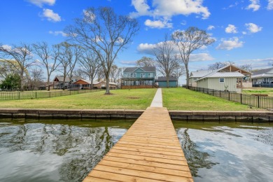 Luxury Lake Living Starts Here! - photo 9
