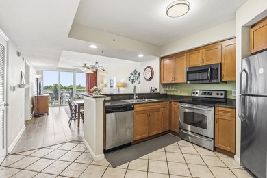 Enjoy stunning marina and waterway views from your private - photo 2