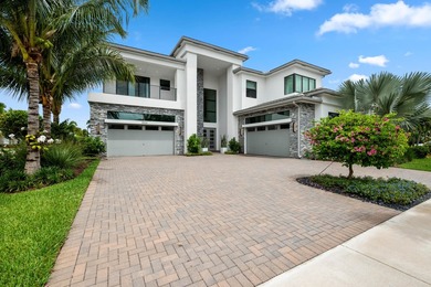 Welcome to a custom-designed turnkey Riverside model in the - photo 2