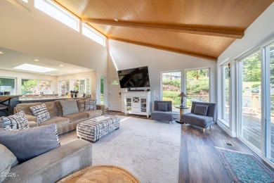 Enjoy magnificent ocean views overlooking scenic Boiler Bay from - photo 11