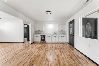 Discover the perfect blend of privacy, versatility, and Columbia - photo 11