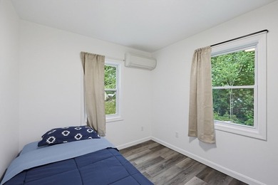 Welcome to this beautifully remodeled 2-bedroom, 1-bath - photo 12